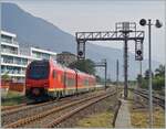 Der bimodulare FS Trenitalia BUM BTR 831 003 verlässt als Regionale 2722 Aosta mit dem Ziel Torino Porta Nuova.