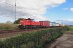 Containerzug mit 6430 durchfahrt Tilburg-Reeshof am 15 Oktober 2021.