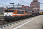 Doppelpack mit RFO 1837 steht am 27 April 2023 mit ein Ganzzug in Amersfoort.