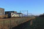 RFO 193 949 Haifisch/Sharky schleppt am 10.Jänner 2025 ein Containerzug nach Kijfhoek durch Tilburg-Reeshof.