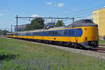 NS Koploper 4201 durcheilt Barneveld Noord am 25 Juni 2020.