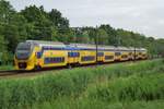 NS 8660 durcheilt Dordrecht-Bezuidendijk am 10 Juni 2017.