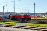 Die ÖBB 2070 005 (92 81 2070 005-1 A-ÖBB), eine „Hector“ bzw. Vossloh/MaK G 800 BB der ÖBB-Produktion Gesellschaft mbH, rangiert am 03 April 2025 beim Bahnhof Attnang-Puchheim.

Die „Hector“ wurde 2001, im Auftrag von Siemens (daher auch das 2. linke Fabrikschild) von der Vossloh Schienenfahrzeugtechnik GmbH in Kiel unter der Fabriknummer 1001052 gebaut und an die ÖBB als 2070 005-0 geliefert.
