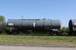 7848 383 (Zans) von  GATX  am 29. April 2025 bei Thann/Matzbach.