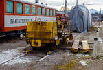 Der meterspurige X 26.641 der Stern & Hafferl Verkehrsgesellschaft m.b.H., ex X 23.641 ehemaliger Turmwagen ELBG - Elektrische Lokalbahn Gmunden (spter Straenbahn Gmunden), ist am 14 Januar 2025 beim Bahnhof Vorchdorf-Eggenberg, ohne Turmaufbau, abgestellt. 

Der Wagen mit einem 20 kW Verbrennungsmotor wurde 1912/13 von der Grazer Waggonfabrik in Graz gebaut. Er hat ein Eigengewicht von 3.500 kg und eine Tragfhigkeit von 1.000 kg. Die Hchstgeschwindigkeit bei Eigenfahrt betrgt 20 km/h und geschleppt betrgt sie 25 km/h. Die letzte Revision war im Mrz 2020. 

Seit 1943 besitzt Stern & Hafferl zusammen mit der Montafonerbahn ein eigenes Schema fr die Nummerierung der Fahrzeuge.

Nummer 	Eigentmer/Einsatzstrecke 	Abkrzung
10 	Montafonerbahn 	MBS
20 	Stern & Hafferl 	StH
21 	Neumarkt—Waizenkirchen—Peuerbach (ab 1998 LILO) 	NWP
22 	Linzer Lokalbahn ex Linz — Eferding — Waizenkirchen 	LILO ex LEW
23 	Lokalbahn Gmunden–Vorchdorf 	GV
24 	Lokalbahn Lambach–Haag am Hausruck 	LH
25 	Lokalbahn Lambach–Vorchdorf–Eggenberg 	LV(E)
26 	Lokalbahn Vcklamarkt–Attersee 	VA
27 	Brmoos–Trimmelkam (bis 1992) 	BT

So war dieses Fahrzeug erst der Lokalbahn Gmunden–Vorchdorf (Traunseebahn) zugeordnet, heute ist es der Lokalbahn Vcklamarkt–Attersee (Atterseebahn) zugeordnet.
