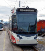 Der fünfteilige Meterspur-Straßenbahn-Triebwagen StH ET 127 der Stern & Hafferl Verkehrsgesellschaft m.b.H.