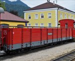 .  Cabriopersonenwagen, bei schnem Wetter ein Genu um die Fahrt mit dem Dampfzug der Zillertalbahn zu genieen. Der Wagen bittet 16 Sitzpltze, hat eine Lnge von 11,2 m und wurde 1901 gebaut. 25.08.2016 