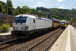 Die wei�e SIEMENS Vectron MS 7193 673 (91 80 67193 673-2 D-ELOC) der ELL - European Locomotive Leasing (Wien) f�hrt am 14 Juli 2026, mit einem geschlossen Doppelstock-Autotransportzug der ARS Altmann AG (mit Wagen der Gattung Hccrrs), durch Kirchen/Sieg in Richtung Siegen. Vermutlich ist z.Z. der Mieter die Rurtalbahn Cargo GmbH, da sie meist diese Zugleistung erbringt. 

Die Siemens Vectron MS wurde 2026 von Siemens Mobility GmbH in M�nchen-Allach unter der Fabriknummer 24516 gebaut.

Diese Vectron ist als MS – Lokomotive (Mehrsystemlok) mit 6.400 kW Leistung. Hier in der Version A 10 hat sie die Zulassungen f�r Deutschland, �sterreich, Polen, Tschechien, Niederlande, Slowakei, Rum�nien, Ungarn und Bulgarien (D/A/PL/CZ/NL/SK/RO/H/BG). Die SIEMENS Vectron MS der Version A 10 besitzt die Zugsicherungssysteme ETCS BaseLine 3, sowie
f�r Deutschland (PZB90 / LZB80 (CIR-ELKE I)), 
f�r �sterreich (ETCS Level 1 mit Euroloop, ETCS Level 2, PZB90 / LZB80),
f�r Polen (SHP)
f�r Tschechien und Slowakei (LS (Mirel))
f�r Ungarn (ETCS Level 1, EVM (Mirel))
f�r Rum�nien (PZB90)
und f�r die Niederlande (ETCS Level 1, ETCS Level 2, ATB-EGvV)
