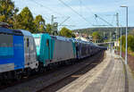 Die an die RTB Cargo vermietete 185 612-9 (91 80 6 185 612-9 D-ATLU) der Alpha Trains Luxembourg S.à r.l., hier kalt (mit gesenkten Stromabnehmern) eingereiht im Zugverband direkt hinter der