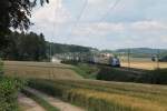 ES64 U2 - 068 mit einem LKW Walter bei Dettenhofen.