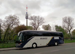 Setra 515 HD von Blaguss-Ama Waterways Reisen in Wien beim Donauturm gesehen.