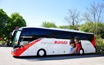 Setra 515 HD von Blaguss Reisen aus Wien in Krems gesehen.