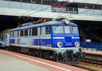 Die EP 07 – 400  (91 51 1 140 090-8 PL-PKPIC) der PKP Intercity, ex PKP EU07-400, am 25 Juni 2017 im Hauptbahnhof Posen (Poznań Główny) mit dem TLK 56134 von Wrocław Glowna