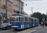 STRASSENBAHNBETRIEBE IN POLEN
Strassenbahn KRAKAU
Auf dem Strassenbahnnetz sind auch Gebrauchtwagen aus Wien, Düsseldorf und Nürnberg zu sehen. An einigen Fahrzeugen wurden gar noch Umbauten vorgenommen. In Krakau sind auch noch verschiedene Beiwagen im Einsatz. Beiwagen 654 aufgenommen am 12. August 2014.  
Foto: Walter Ruetsch 