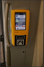 InnoTrans 2016 in Berlin: F�r die Touristen von Krakowie sind die Entwerter in der neuen Stra�enbahn des Typ 2014N von Pesa ausgelegt.