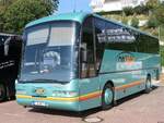 Neoplan Euroliner von Przew�z Os�b  Ontour  Kamil Grzybowski aus Polen im Stadthafen Sassnitz.