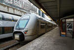 Der SJ X40 3323/3723 ein dreiteiliger Elektro-Doppelstocktriebzug vom Typ Alstom Coradia Duplex, gekuppelt mit einem weiteren, hat am 21.03.2019 Stockholm Central (Hauptbahnhof) erreicht.