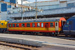 
Der Gleismesswagen 99 85 936 2 000-3 (vermutlich ex SBB X 60 85 99 73 105-6) am 29.05.2012 im Bahnhof Lausanne, im Zugverband eingereiht zwischen der BLS 465 015-6 „La Vue-des-Alpes“  und der SPENO Schienenschleifzug RR 16 MS-11 (99 85 9127 102-3 CH- SPENO).	

Die Schweizerischen Bundesbahnen setzten landesweit diesen von der Schweizer Firma MATISA Matériel Industriel S.A. hergestellten Gleismesswagen für die jährliche Überprüfung des Schienennetzes ein. Für die Messungen ist ein zweiachsiges Messfahrgestell in der Mitte des Wagens angebracht. Auffällig ist neben der Einstiegstür (links im Bild) das vorgesetzte Fenster, zudem ist eine Wagenfront (hier im Bild schlecht erkennbar) mit einer dreiteiligen Frontscheibe verglast. 

Der Gleismesswagen hat die Immatrikulationsnummer X 60 85 99-73 105-6, ist 45 Tonnen schwer und hat einen Drehzapfenstand von 12.500 mm, seine Länge über Puffer beträgt 19.900 mm. Für die Messungen ist ein zweiachsiges Messfahrgestell in der Mitte des Wagens angebracht.

TECHNISCHE DATEN:
Spurweite: 1.435 mm (Normalspur)
Anzahl der Achsen: 6 (in 3 Drehgestellen)
Länge über Puffer: 19.900 mm
Drehzapfenabstand: 2 x 6.250 = 12.500 mm
Eigengewicht: 45.000 kg
Zul. Geschwindigkeit: 160 km/h
Bauart der Bremse: FREIN O-PR

Der Wagen wurde wahrscheinlich durch das  selbstfahrenden Diagnosefahrzeug der SBB Infrastruktur XTmass 99 85 91 60 001-5 abgelöst.

