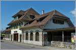 Der schmucke Bahnhof von Palzieux von der Strae gesehen am 28.05.2012.