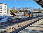 Der Scheuchzer Tm 98 85 52 34 401-8 CH-  Ecureuil 1  (Eichhörnchen) wartet in Vevey auf die Weiterfahrt nach Lausanne.

13. Jan 2025