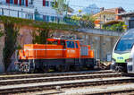 Die BLS Ee 936 132-0 (97 85 1936 132-0 CH-BLS), ex Ee 3/3 EBT 132 - Emmental-Burgdorf-Thun-Bahn, ist am 11.07.2022 beim Bahnhof Spiez abgestellt.