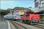 Die SBB Ee 3/3 IV 16551 / Ee 934 551-3 rangiert in Lausanne.