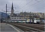 Die SOB Re 446 015 erreicht mit ihrem Voralpen Express St.Gallen.