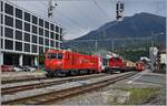 Im MGB Bahnhof von Brig zeigt sich neben der MGB HGe 4/4 II  Monte Rosa  die FO HGe 4/4 36 (Baujahr 1948) mit dem  Glacier Pullman Express .