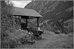 Gleich oberhalb des Bahnhofs von Wassen entdeckt und exklusiv fr www.Hellertal.startbilder.de fotografiert: eine kleine, leider nicht mehr genutzte Feldbahn, welche wohl zum Transport von Granit