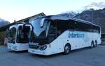 (281'881) - Intertours, Domdidier - FR 300'549 - Setra am 28. Oktober 2025 beim Bahnhof Meiringen