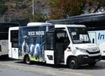 (265'742) - L'Oiseau Bleu, Visp - VS 40'240 - Iveco am 16. August 2024 beim Bahnhof Brig