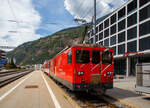 Der ex FO heutige MGB Gepäcktriebwagen Deh 4/4 II - 92  Realp  hat unseren MGB Regio-Zug R43 (Furka-Oberalp-Bahn) am 07 September 2021 von Andermatt nach Brig gestoßen/geschoben, nun sind wir in Big ausgestiegen und er stößt seinen Zug nun weiter in Richtung seinem Ziel Visp.