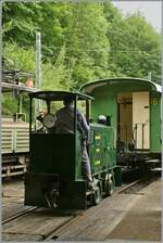 Der kleine Schienentraktor Tm 2/2 1 von Orenstein & Koppel 1930 gebaut, rangiert in Chaulin bei der Blonay Chamby Bahn.