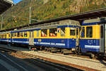 Eingereiht in einen BOB Pendelzug (Interlaken Ost – Grindelwald) am 02.10.2011 im Bahnhof Interlaken Ost, der BOB ABeh 4/4 I 308 „Gsteigwiler“.

Die BOB ABeh 4/4 I sind meterspurige Elektrotriebwagen der Berner Oberland-Bahn (BOB) für gemischten Adhäsions- und Zahnradbetrieb. Sie wurden gemeinschaftlich hergestellt von der Schweizerische Industrie Gesellschaft (SIG), der Schweizerische Lokomotiv- und Maschinenfabrik in Winterthur (SLM) und von Brown, Boveri & Cie. (BBC). 

Nach der Inbetriebnahme der drei Triebwagen ABDeh 4/4 (301 – 303) im Jahre 1949 konnten die Fahrleistungen erheblich erhöht werden. Da man mit drei Triebwagen allerdings nur die Hälfte der Leistung übernehmen konnte, kamen die Lokomotiven HGe 3/3 21 bis 29 weiterhin zum Einsatz, die jedoch den Nachteil einer deutlich niedrigeren Maximalgeschwindigkeit hatten. Aus Kostengründen war eine weitere Aufstockung des Triebwagenbestandes nicht möglich.

Mitte 1958 trat ein neues Schweizer Eisenbahngesetz in Kraft, welches finanzielle Hilfe der Kantone und des Bundes ermöglichte. Mit dieser finanziellen Verbesserung machten sich die BOB sofort an die Entwicklung und Planung eines passenden Fahrzeugs. Im Jahre 1965 wurden zunächst die fünf Triebwagen 304 bis 308 geliefert, was ausreichte um zusammen mit den drei ABDeh 4/4 den gesamten Betrieb mit Triebwagen zu übernehmen, die Lokomotiven wurden im Normalbetrieb nicht mehr benötigt. Im Jahre 1979 wurden zwei weitere baugleiche Triebwagen, die 309 und 310 abgeliefert, wobei der Triebwagen 309 im Jahre 1999 an die Bayerische Zugspitzbahn verkauft wurde.

Beim ABeh 4/4 I wurde auf ein Gepäckabteil verzichtet, um ein größeres erste Klasse Abteil einbauen zu können. Ebenfalls wurde auf den Einbau einer Rekuperationsbremse verzichtet, da diese bei den älteren Triebwagen nie richtig funktionierte und ausgebaut werden musste. Als wesentliche Neuerung konnte der abkuppelbare Adhäsionsantrieb auf Zahnstangenstrecken angesehen werden. Mit 1.000 kW Leistung waren die neun Triebwagen wesentlich stärker als die alten ABDeh 4/4.

Auf den Zahnrad-Abschnitten kann der Adhäsions-Antrieb von den Motoren abgekuppelt werden. Die Bremsausrüstung des Triebwagens besteht aus einer Widerstandsbremse als Betriebsbremse, einer Adhäsionsklotzbremse auf alle Radsätze mit Zahnradzusatzbremse und einer auf alle vier Triebzahnräder wirkende Zahnradbremse.

Nach der Ablieferung der neuen ABDeh 8/8-Triebzüge von Stadler im Jahr 2017 wurden die ABeh 4/4 I schrittweise aus dem Verkehr gezogen und ausrangiert, bis man sie im Jahr 2018 alle außer 304 und 310 verschrottete.

TECHNISCHE DATEN der  ABeh 4/4 I 304 bis 310
Anzahl gelieferte Fahrzeuge: 7
Hersteller:  SIG, SLM und BBC
Baujahre:  1965 (5 Stück) und 1979 (2 Stück)
Spurweite: 1.000 mm (Meterspur)
Zahnstangensystem: Von Roll, mit der Verzahnungsgeometrie Riggenbach
Achsfolge:  Bo'zz Bo'zz 
Länge über Kupplung: 17.020 mm
Breite: 2.680 mm
Höhe: 3.940 mm
Achsstand im Drehgestell: 3.050 mm
Dienstgewicht: 44 t
Triebraddurchmesser:  778 mm (neu)
Zahnraddurchmesser:  
Dauerleistung:  1.000 kW
Höchstgeschwindigkeit: 70 km/h (Adhäsion) / 30 km/h (Zahnstange)
Zugkraft bei Stundenleistung: 121kN
Anfahrzugkraft: 157 kN
Stromsystem: 1500 V  DC (Gleichstrom)
Sitzplätze 1.Klasse: 12
Sitzplätze 2.Klasse: 32
Kupplungssystem:  GFN (halbautomatische +GF+ Kupplung wie Brünigbahn)