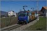 Eine MOB Ge 4/4 färht mit ihrem Panoramci-Express bei Planchamps Richtung Montreux.