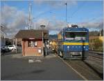 Der MOB Gem 2/2 2502 wartet in Blonay mit einem Gleisbauzug auf seinen nächsten Einsatz.