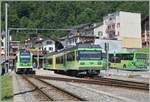 Während der neue TPC ABe 4/8 471 in Le Sépey auf die Abfahrt nach Les Diablerets wartet, erreicht der TPC Beh 4/8 592 als Gegenzug auf dem Weg nach Les Diablerets den kleinen Kopfbahnhof.