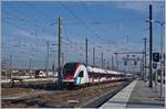 Der SBB Léman Express RABe 522 232 und ein weiter in Annemasse, im Hintergrund wartet ein SBB RABe 511 auf die Abfahrt Richtung Genève.