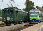 VHE/ Verein Historische Eisenbahn Emmental:
Anlässlich der Huttwiler Dampftage 2016 fand am 1. Oktober ein interessantes Triebwagentreffen statt.
Zusammentreffen von ALT UND NEU oder EINST UND JETZT in Sumiswald. Der VHE BDe 2/4 240, ehemals EBT, kurz nach der Ankunft sowie die S-Bahn mit einem RABe 525 NINA  auf die Weiterfahrt wartend nach Ramsei.  
Foto: Walter Ruetsch