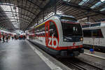 Der Gelenktriebwagen Stadler „FINK“ zb ABeh 160 005-2 der Zentralbahn (FINK = Flinke innovative Niederflur-Komposition) steht am 09.09.2021 im Bahnhof Luzern, gekuppelt mit dem siebenteiligen „ADLER“ ABeh 150 103-6, als Interregio (IR) nach Interlaken Ost zur Abfahrt bereit.