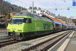 Von Spiez kommend, treft BLS 465 018 mit der umspurbarer MOB-Panoramic Expresss in Zweisimmen ein am 1.