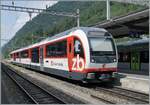 Der Zentralbahn Triebzug ABeh 161 015  Fink  wartet in Interlaken Ost als R70 auf die Abfahrt nach Meiringen.