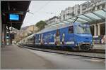 Die MOB Ge 4/4 8001 in fast traditionellem MOB Blau wartet mit ihrem GPX (GoldenPassExpress) in Montreux gut zwei Tage zu früh auf die Abfahrt nach Interlaken Ost.