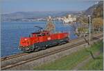 Die SBB Aem 940 051 (UIC Aem 91 85 4 940 051-6 Ch SBB I) ist kurz nach Villeneuve auf dem Weg in Richtung Lausanne. Im Hintergrund ist das Château de Chillon zu sehen. 15. Nov. 2024