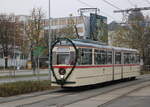 Gelenktriebwagen des Typs G4 aus dem Baujahr 1961 als Sonderfahrt von Rostock Platz der Jugend nach Rostock Kurt-Schumacher-Ring am 04.12.2022 in der Rostocker Innenstadt.