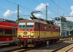 Die ČD 371 015-9  Václav  (Wenzel), ex ČD 372 015-8, ČSD 372 015-8 steht am 27.08.2013 beim Hbf Dresden.