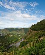 Blick ins Moseltal (Mosel aufwrts) am 18.07.2012 vom Rasthof Winningen-West  Moselblick.