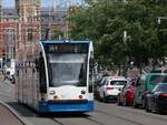 GVBA Strassenbahn 2083 Damrak, Amsterdam 17-07-2023.