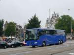 Mercedes-Benz Reisebus der Firma Golyo Tours aus Ungarn. Prins Hendrikkade, Amsterdam 15-07-2014.

Mercedes-Benz reisbus van de firma Golyo Tours uit Hongarije. Prins Hendrikkade, Amsterdam 15-07-2014.