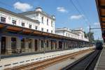 Der Bahnhof Marinsk Lzně (deutsch Marienbad) von der Gleisseite am 01.07.2015.